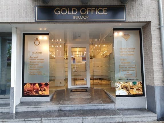 De voorgevel van Gold Office in de Stationsstraat in Overijse